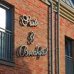 Bernstein & Breakfast 02 *