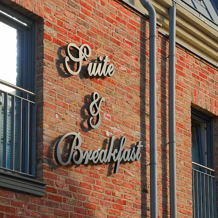 Bernstein & Breakfast 02 *